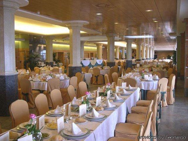 Bungalows Imperial Park Unitursa كاليبي المطعم الصورة